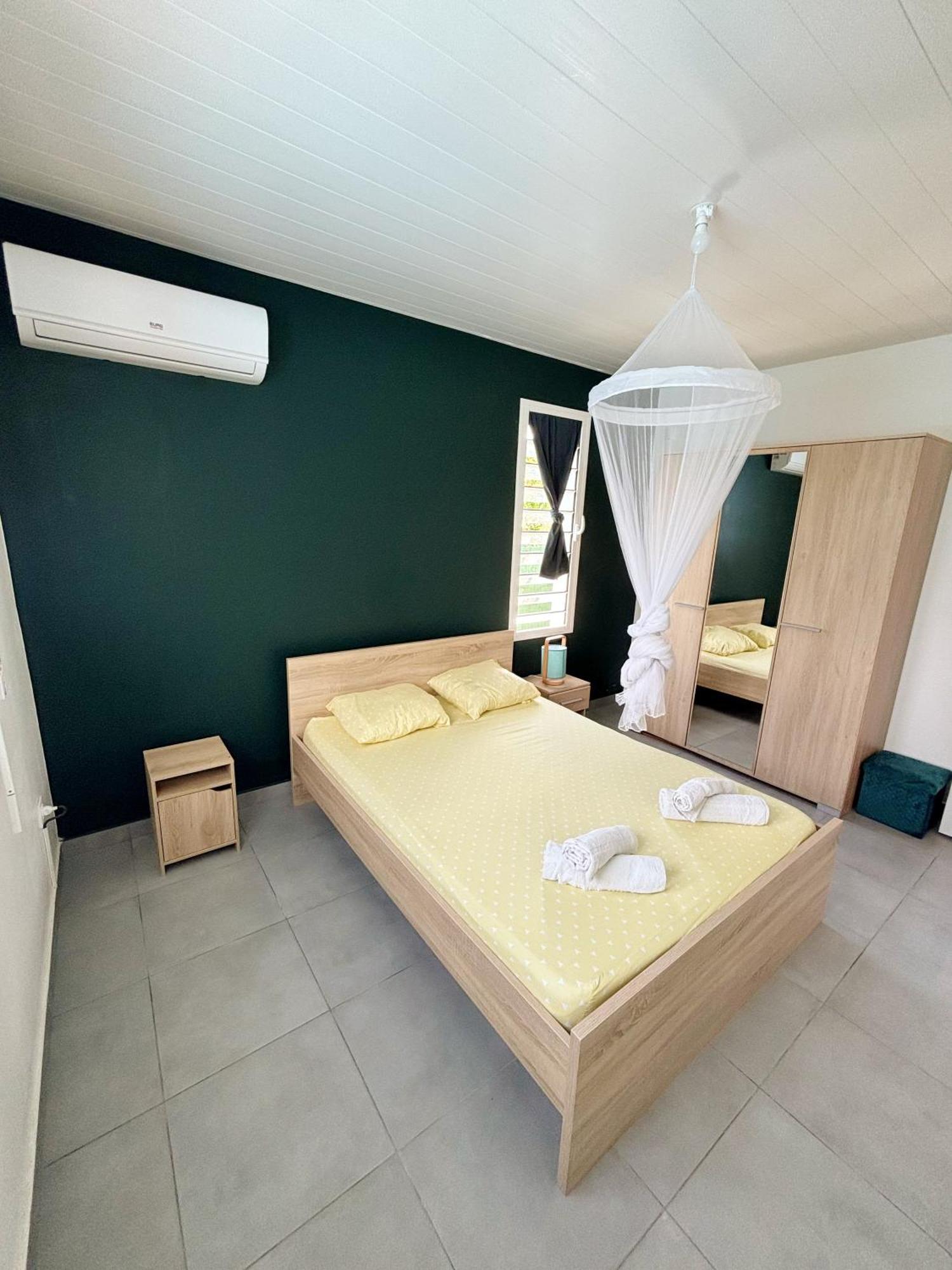 Bung'Hello Village, Piscine Et Parking Gratuit Trois-Rivières Εξωτερικό φωτογραφία
